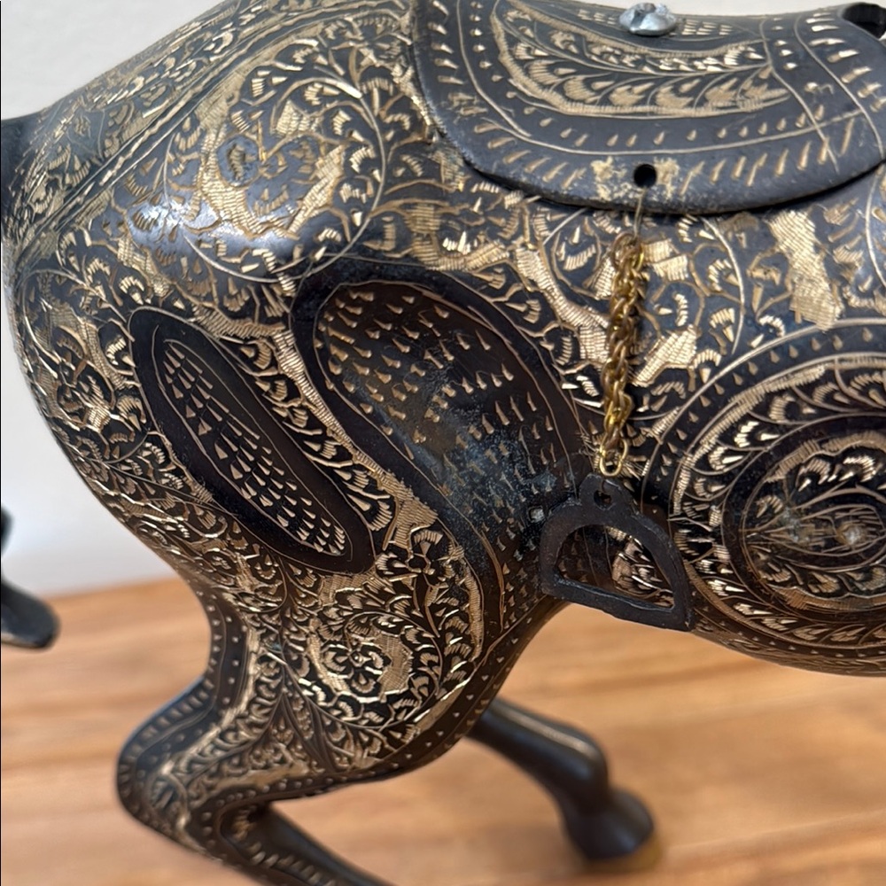 Damascene Horse Sculpture - Picture 4 of 16